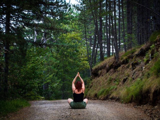 Routine courte de méditation matinale en plein air